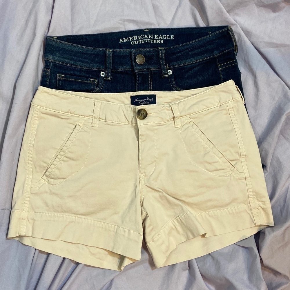 American Eagle Women's Shorts BUNDLE Size 6-one pair Beige/Peach- one pair Dark